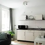 Cosy, Centre Apartment